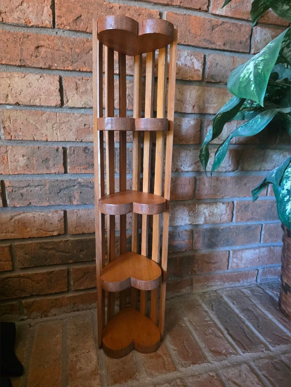 Vintage | 5 Tier Heart-shaped | Corner Shelf | Guc